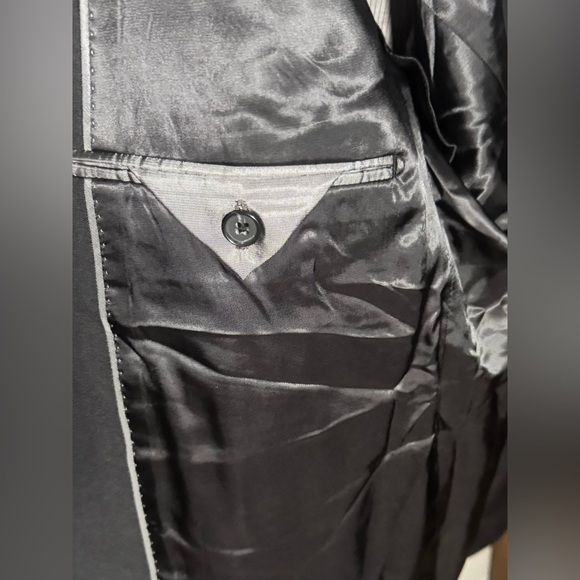 DKNY Men's Black 2 pc Suit Coat Pants Set, Blazer & Slacks, 46Reg 39W, NWT - Picture 7 of 9